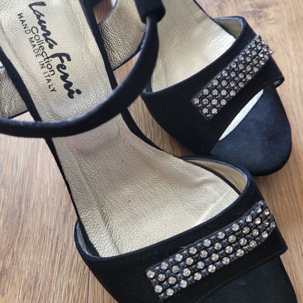 Hand made in Italy Laura Ferri black suede heels